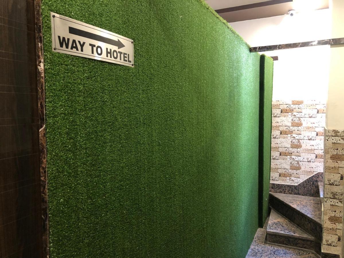 Hotel Famous 哈里瓦 外观 照片