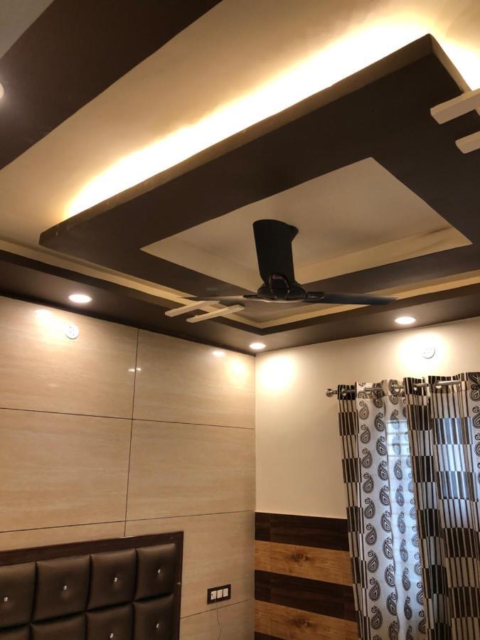 Hotel Famous 哈里瓦 外观 照片