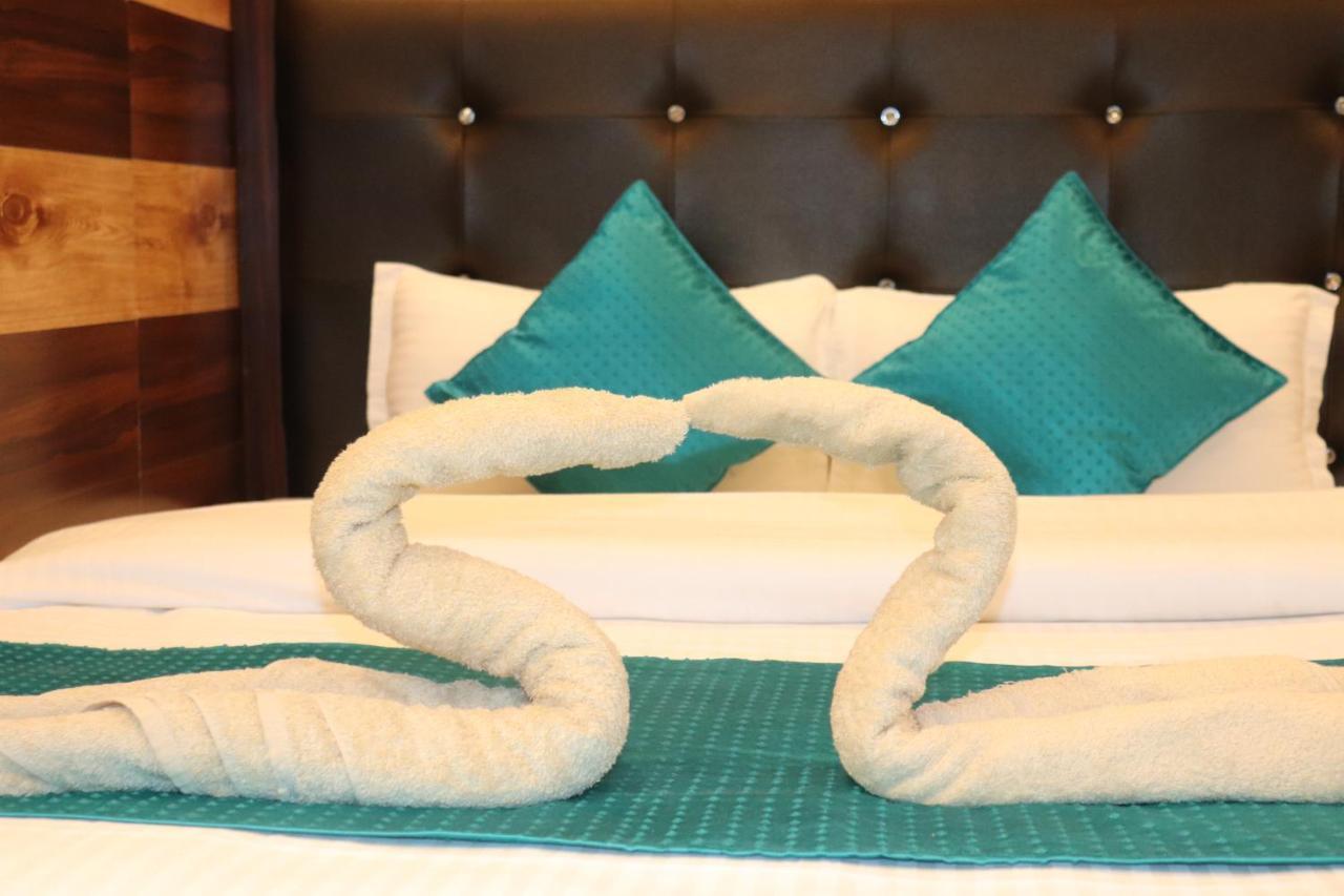 Hotel Famous 哈里瓦 外观 照片